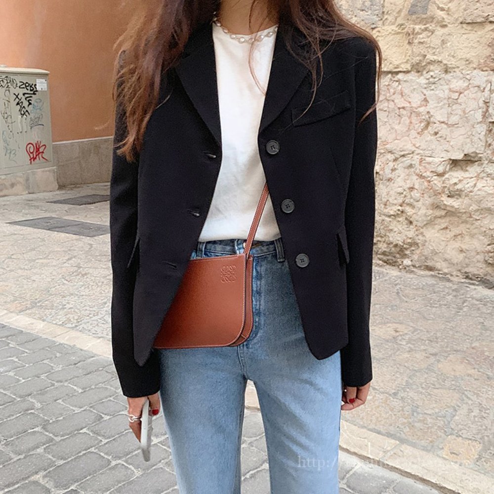 black cropped blazer